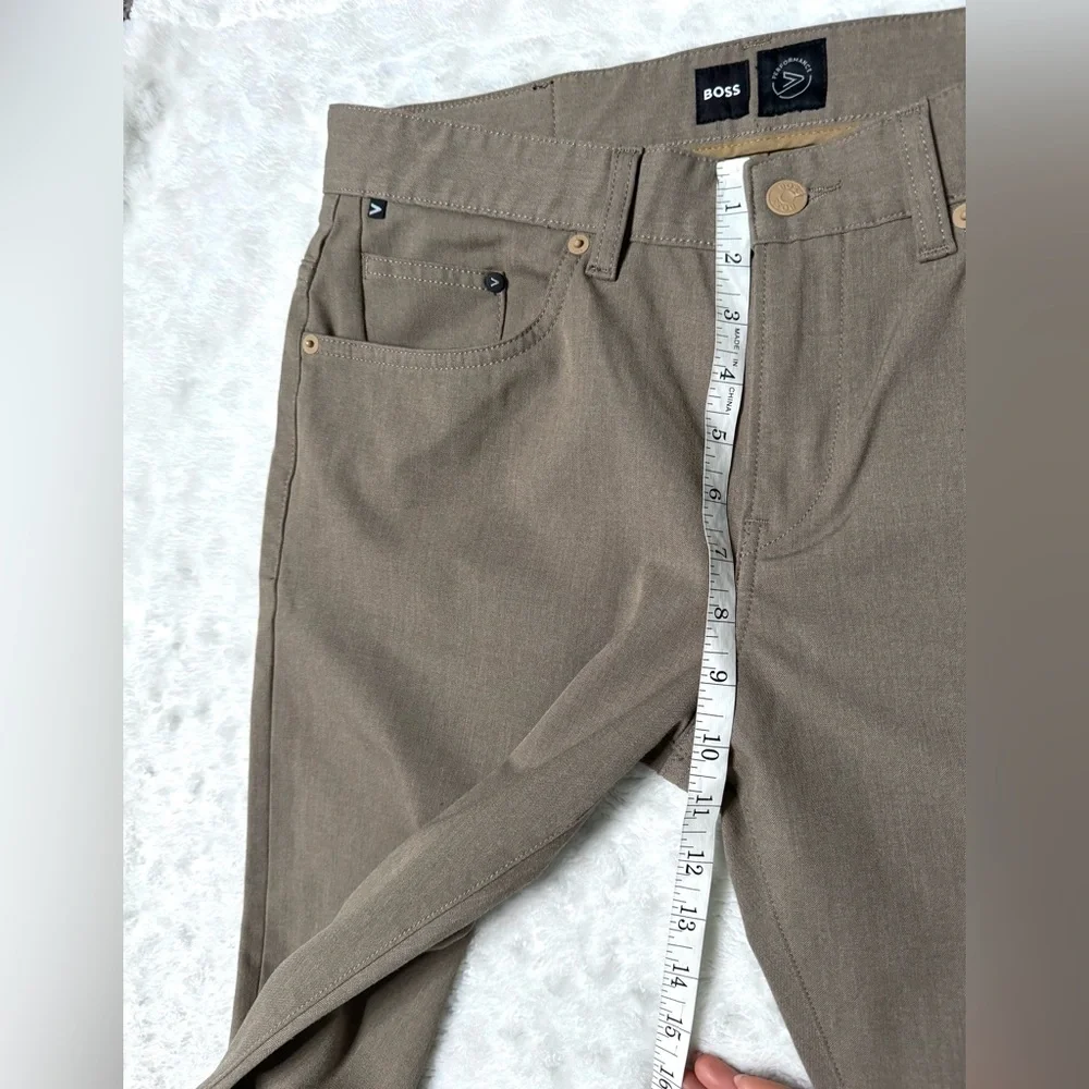 NWOT- Boss Performance Delaware Slim Fit Stretch Khaki Pants